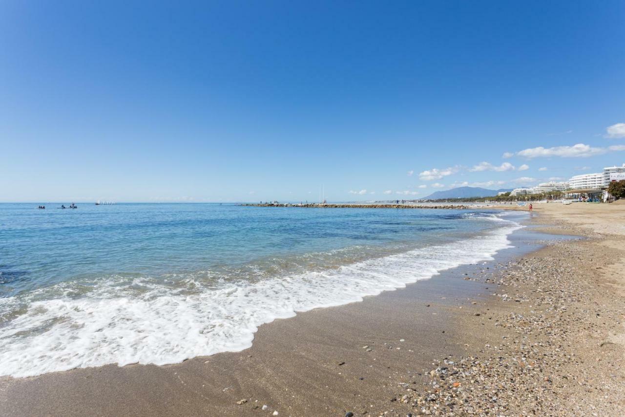 Beachfront Apartment Marbella Exterior photo